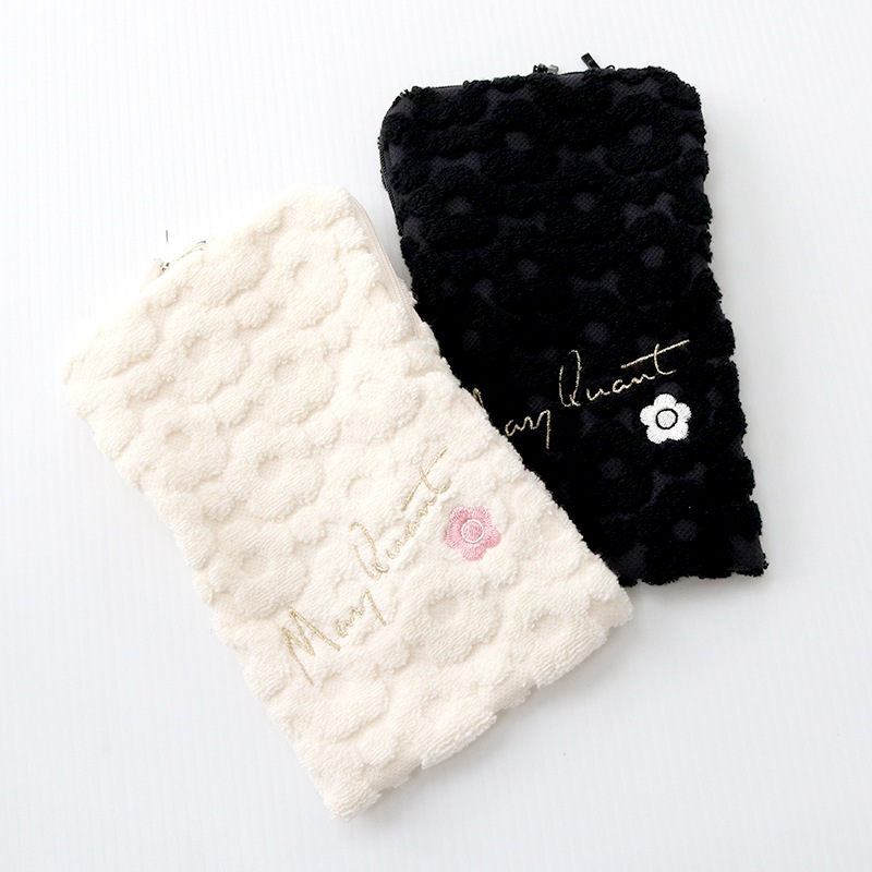 MARY QUANT(マリークヮント)ファスナー付きタオル BK