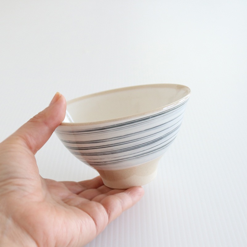 粉引色刷毛（横） 茶碗大 | ハンプティーダンプティー公式通販