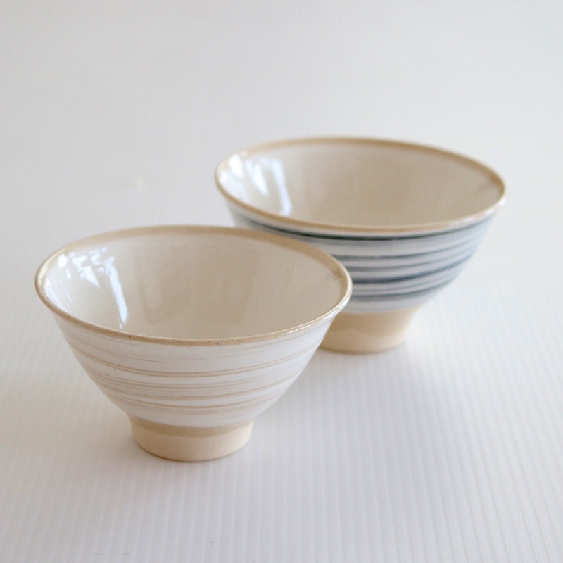 粉引色刷毛（横） 茶碗小