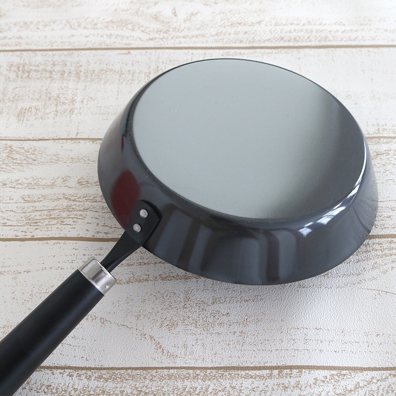 HD 鉄フライパン 22cm BK☆ | ハンプティーダンプティー公式通販| 雑貨