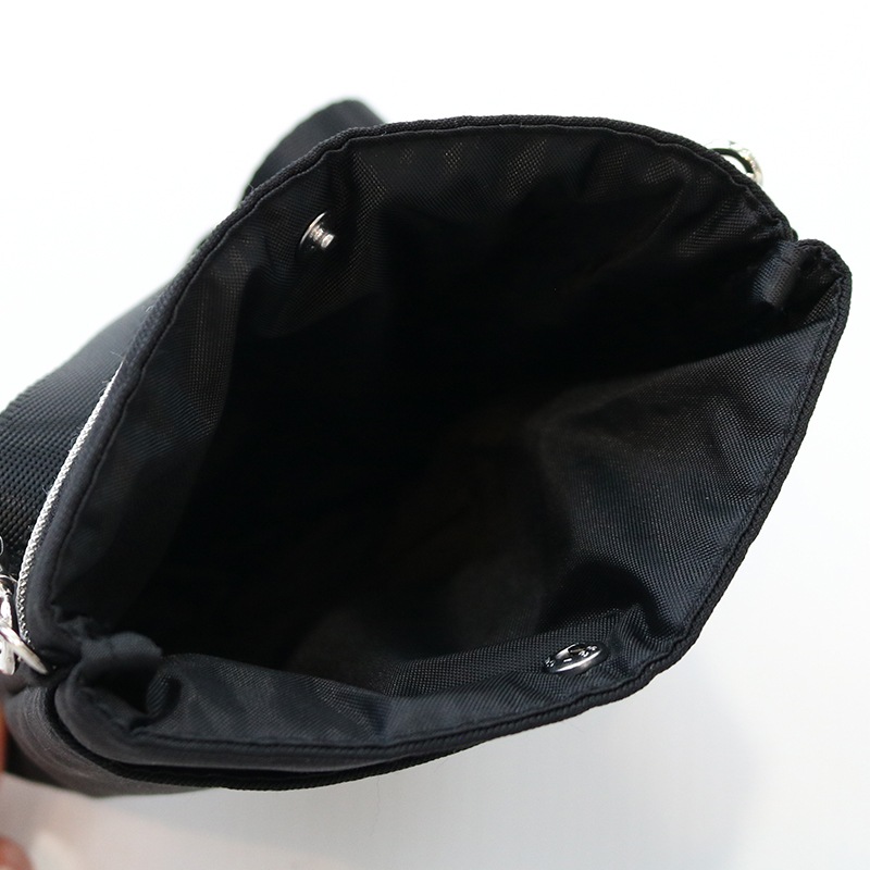 MARY QUANT(マリークヮント)ポーチ 8460001