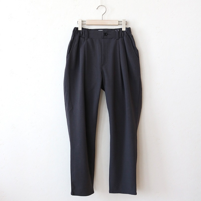 【3/15まで1000円引】トリックジップ きれいめポンチのタックテーパードパンツ CGY