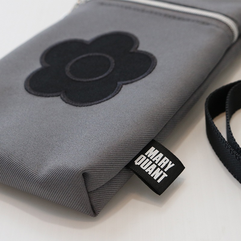 MARY QUANT（マリークヮント）ポーチ 8470001