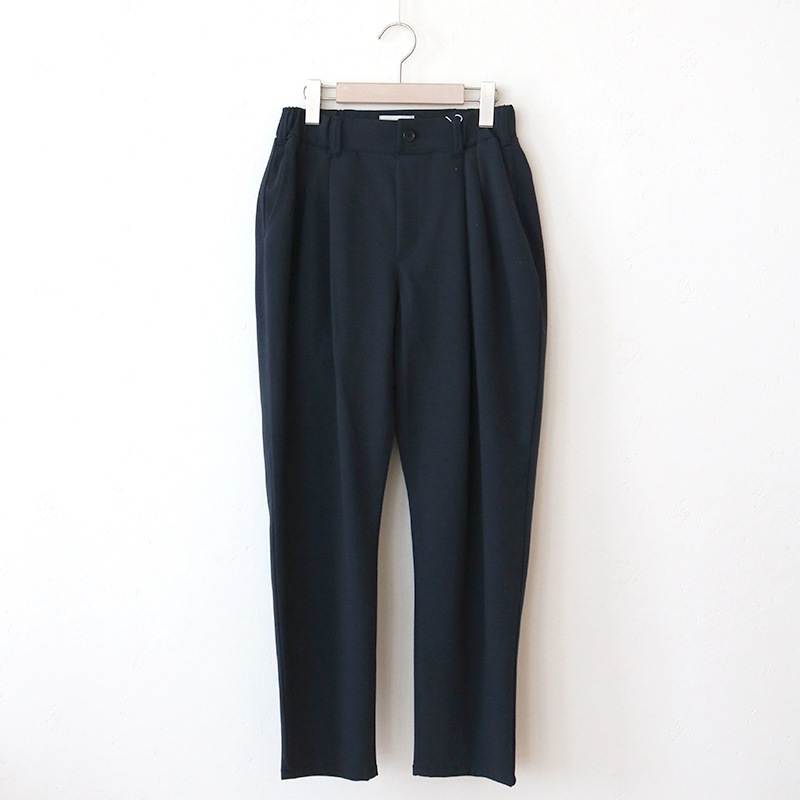 【3/15まで1000円引】トリックジップ きれいめポンチのタックテーパードパンツ NV