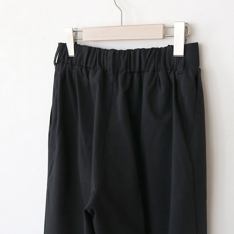 【3/15まで1000円引】トリックジップ きれいめポンチのタックストレートパンツ BK