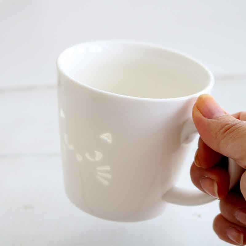 透かしマグ　ネコ