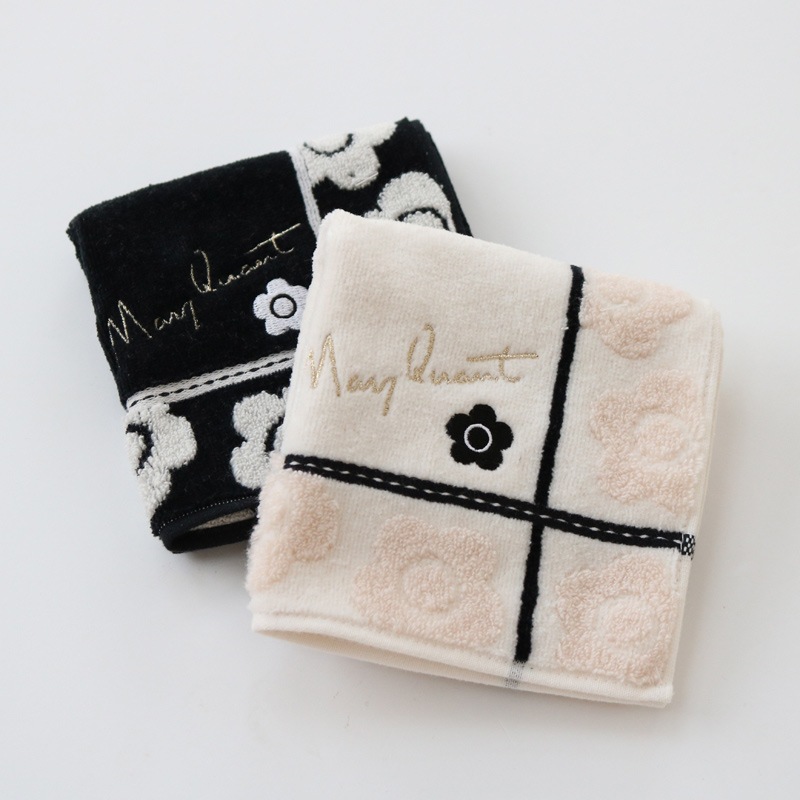 MARY QUANT(マリークヮント)ハンドタオル