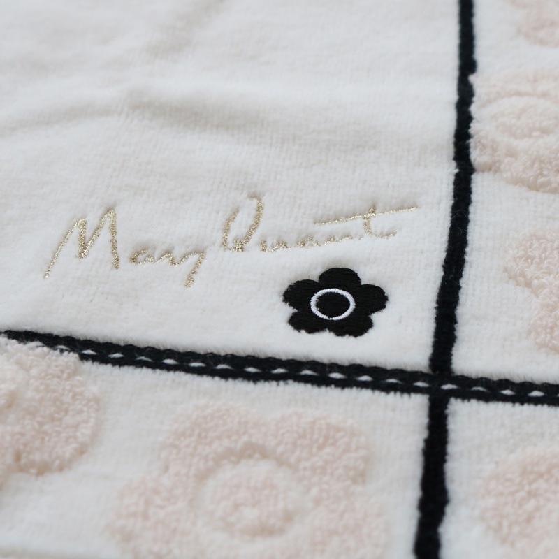 MARY QUANT(マリークヮント)ハンドタオル