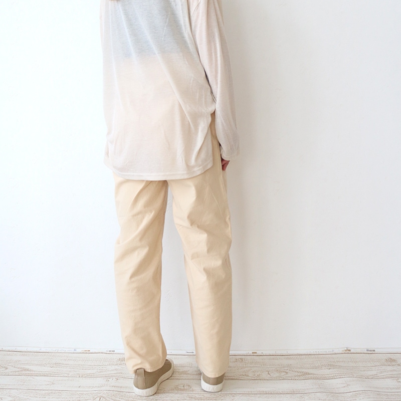 トリックジップ ピーチライクコットンのタックパンツ BE