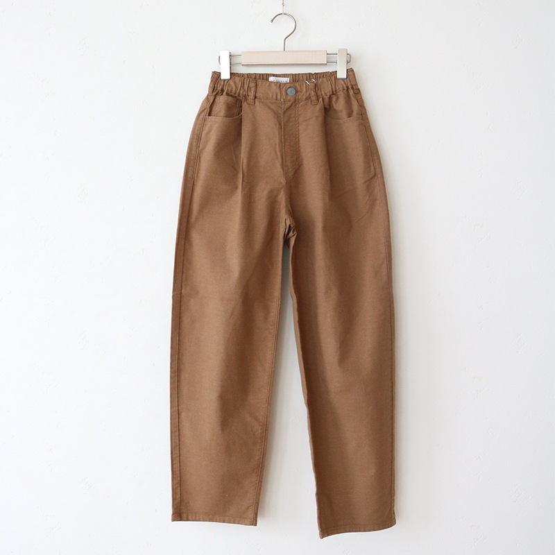 トリックジップ ピーチライクコットンのタックパンツ CAMEL