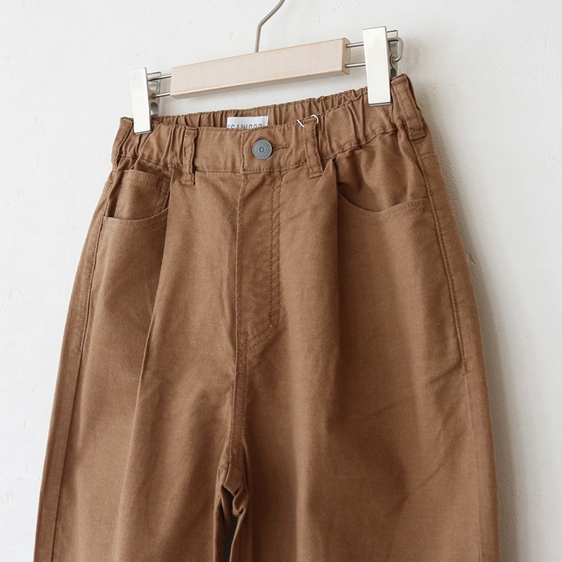 トリックジップ ピーチライクコットンのタックパンツ CAMEL