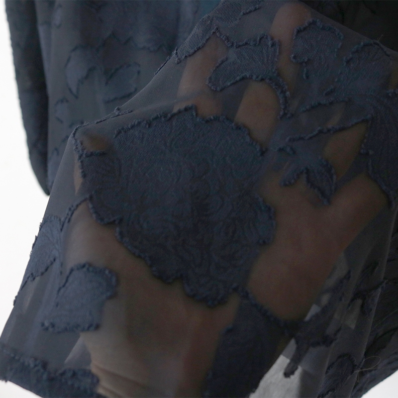 シャーリングブラウス