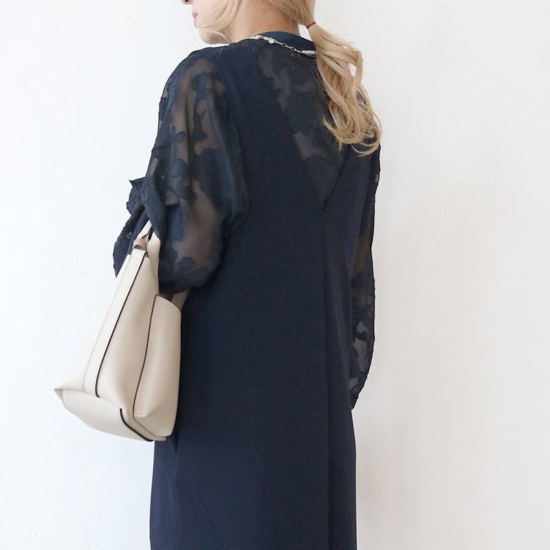 シャーリングブラウス