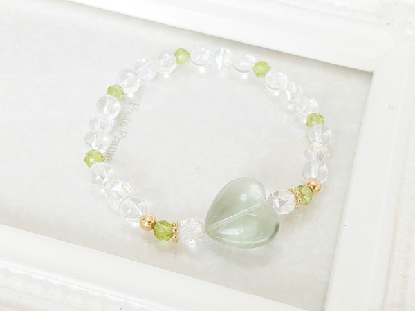 ���ȥ쥹���������������ꤵ��������꡼��ե����饤�Ȥȥڥ�ɥåȤΥ֥쥹��å�