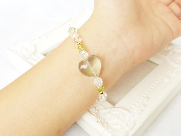 ���ȥ쥹���������������ꤵ��������꡼��ե����饤�Ȥȥڥ�ɥåȤΥ֥쥹��å�