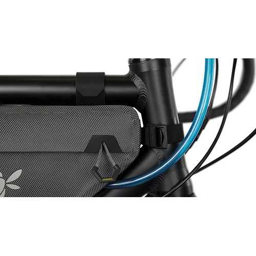 アピデュラ APIDURA エクスペディション・フレームパック（4.5L