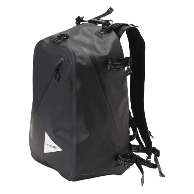 アンドワンダー and wander waterproof daypack