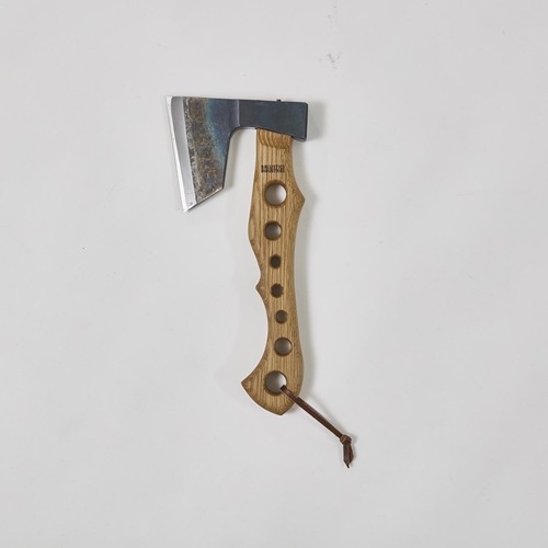 BALLISTICS - BALLISTICS DRILLED HAND AXE オーク　斧 BALLISTICS (バリスティクス) 斧 DRILLED HAND AXE｜トレファク