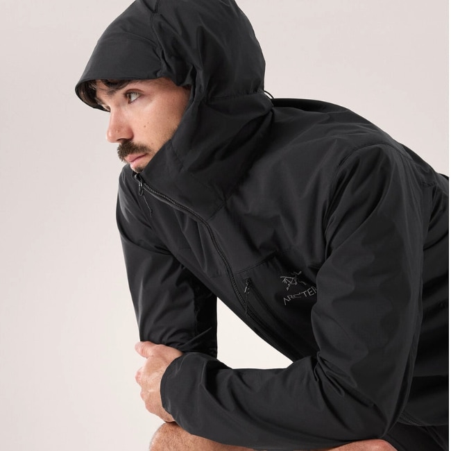 着用1回　arc'teryx スコーミッシュフーディ　黒Ｍ アークテリクス - スコーミッシュ フーディ - DISTANCE