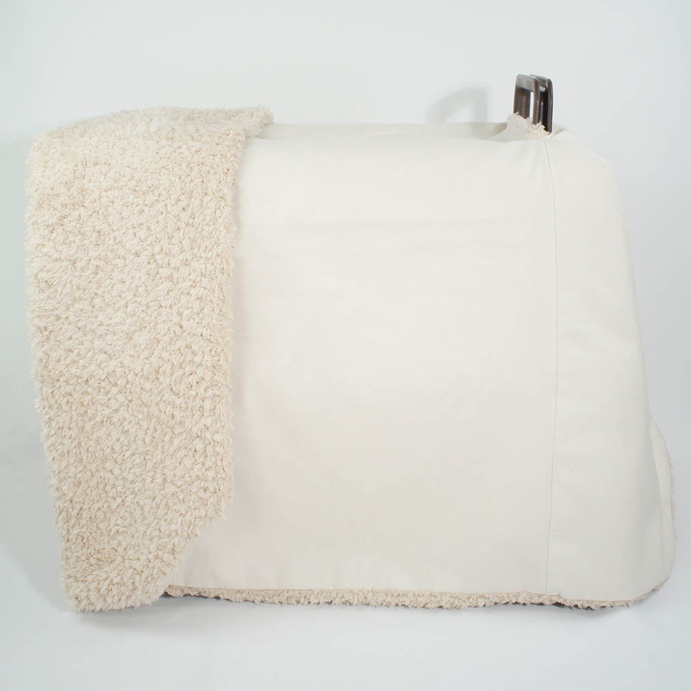 あったか３WAY  キャリーカバーブランケット 生成ファー ＜マルチ幅＞ Ｌサイズ（トグルボタン付き）