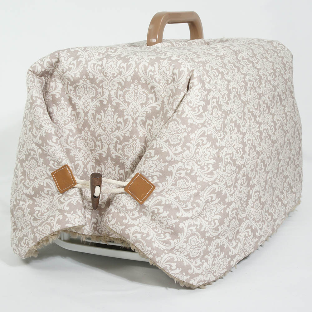 あったか３WAY キャリーカバーブランケット ダマスク ベージュファー＜マルチ幅＞ Sサイズ（トグルボタン付き）