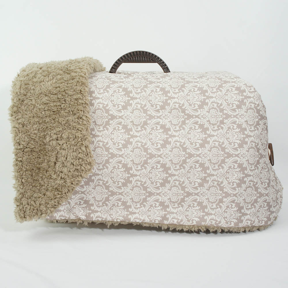 あったか３WAY キャリーカバーブランケット ダマスク ベージュファー＜マルチ幅＞ Sサイズ（トグルボタン付き）