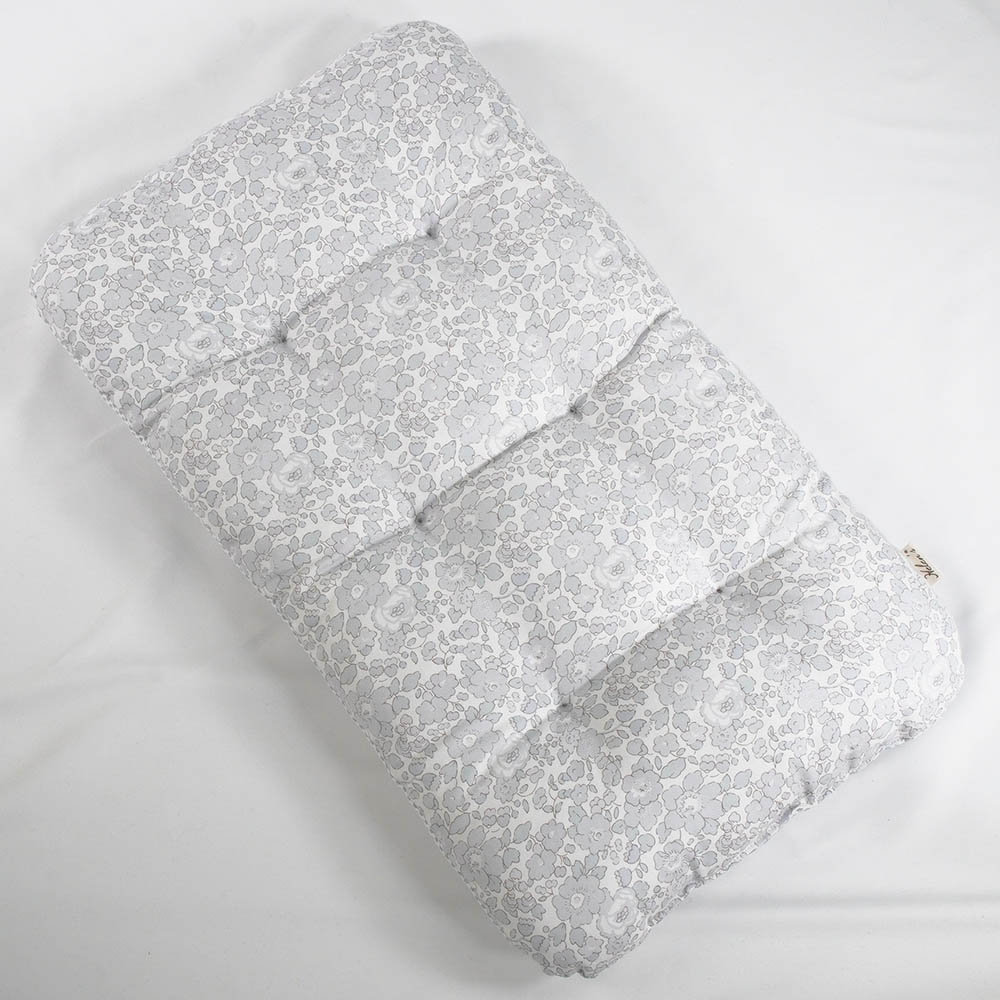 夏用縁無しクッションベッド iCOLD 接触冷感 リバティプリント Betsy グレー Mサイズ