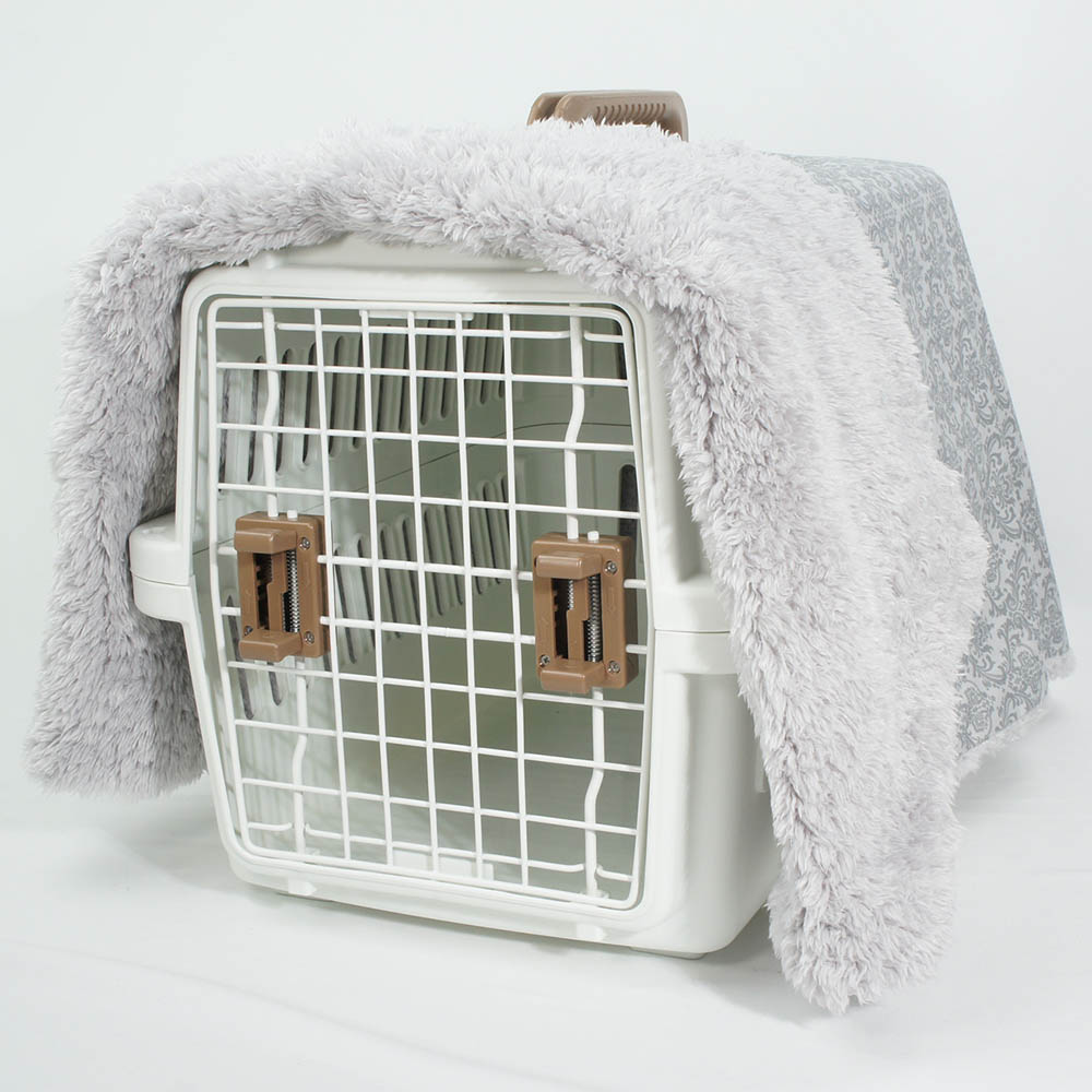 あったか３WAY キャリーカバーブランケット ダマスク グレーファー＜マルチ幅＞ Mサイズ（トグルボタン付き）