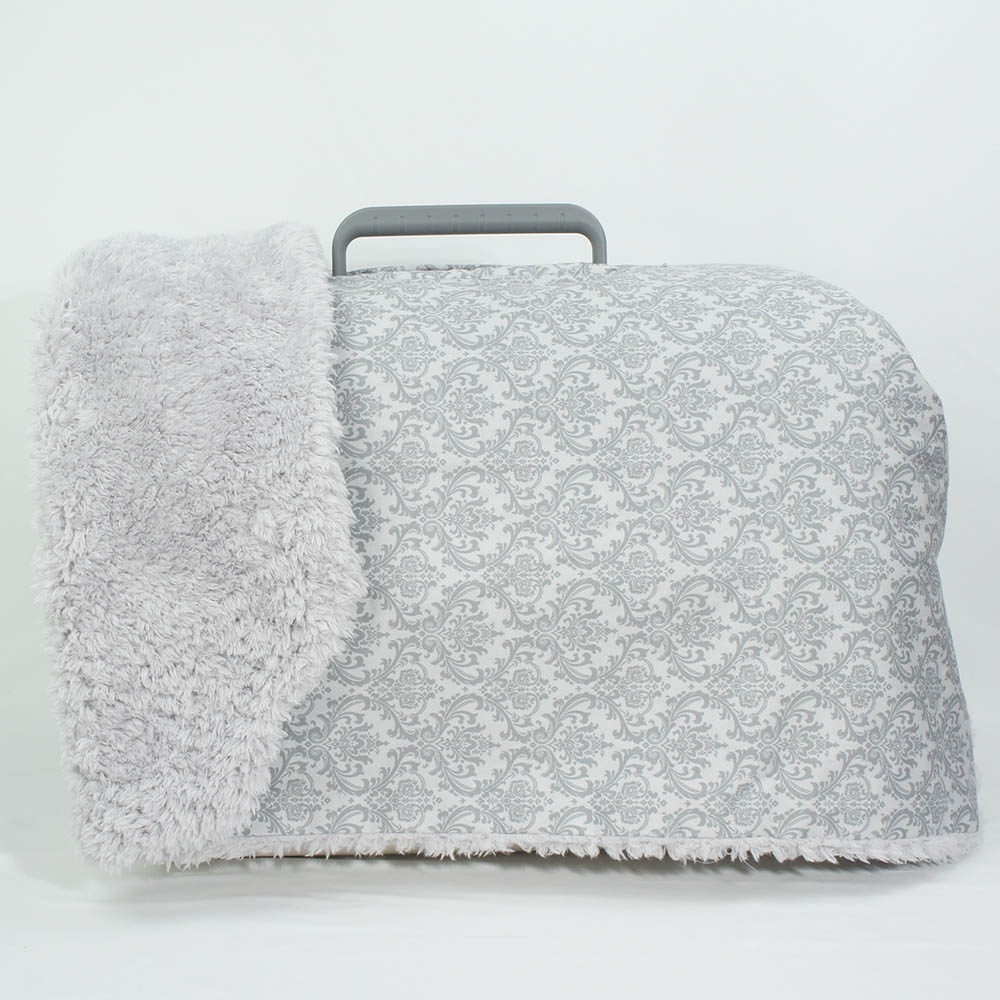 あったか３WAY キャリーカバーブランケット ダマスク グレーファー＜マルチ幅＞ Mサイズ（トグルボタン付き）