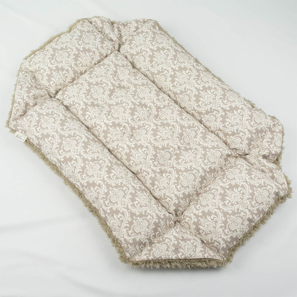 ペットが喜ぶ キャリークッションベッド/クレートクッション ダマスク ベージュファー Sサイズ