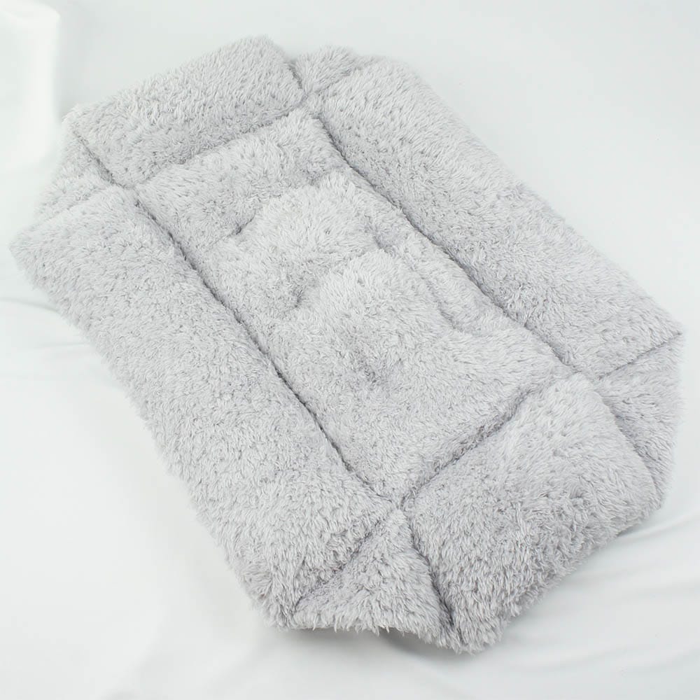 ペットが喜ぶ キャリークッションベッド/クレートクッション ダマスク グレーファー Mサイズ