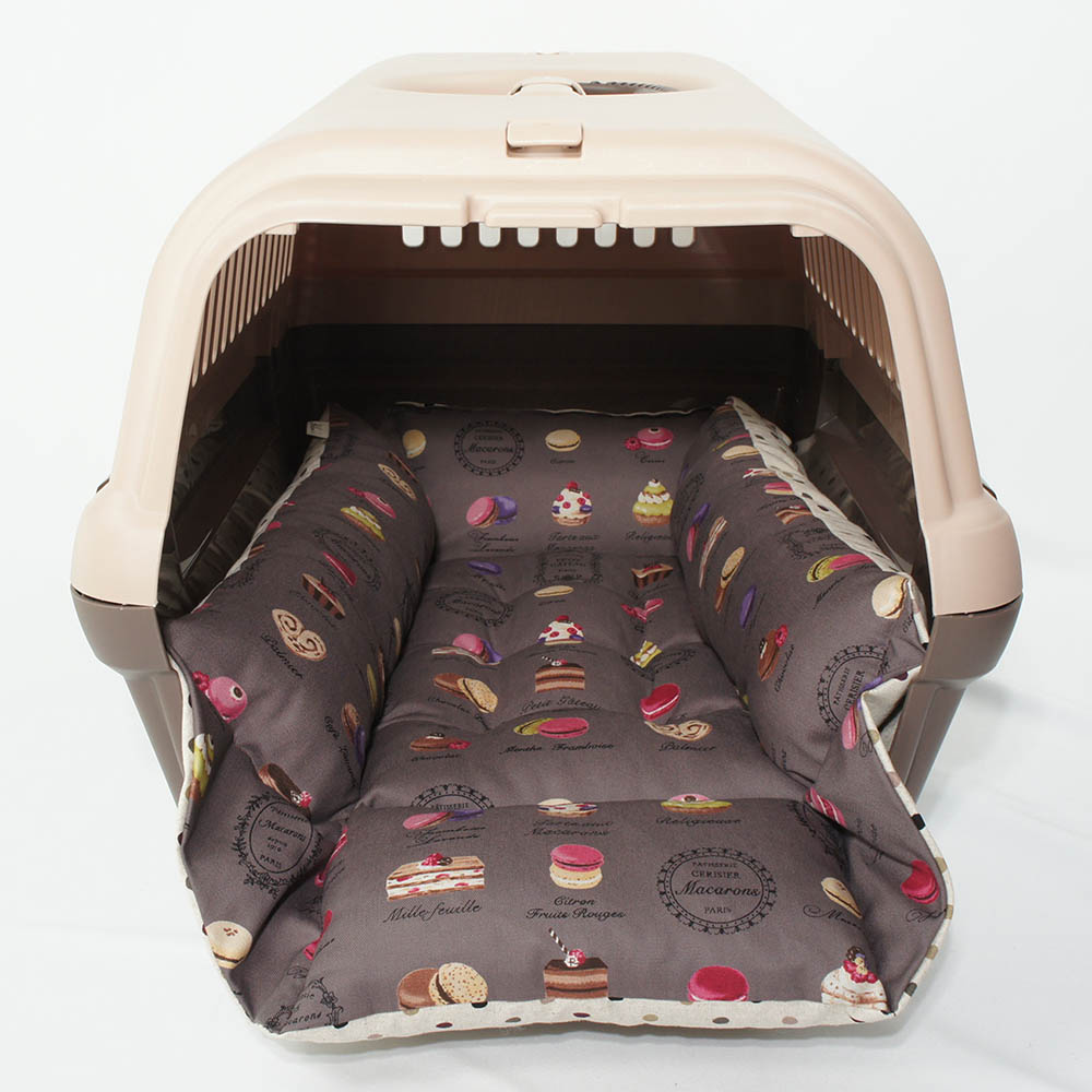 ペットが喜ぶ キャリークッションベッド/クレートクッション マカロンチョコドット Mサイズ