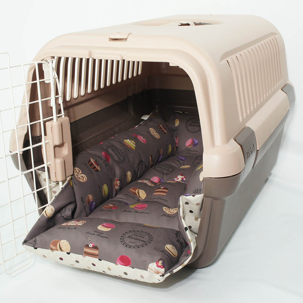 ペットが喜ぶ キャリークッションベッド/クレートクッション マカロンチョコドット Mサイズ