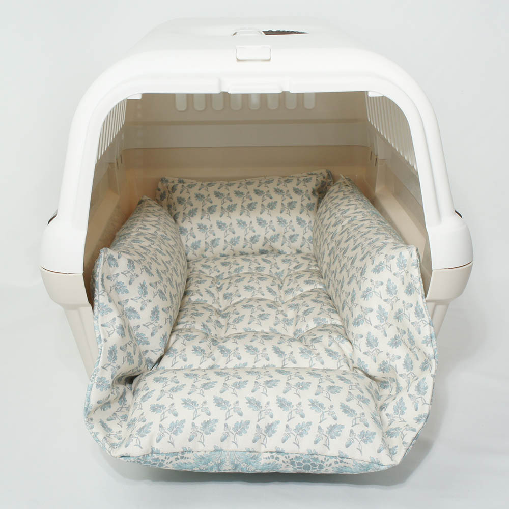 ペットが喜ぶ キャリークッションベッド/クレートクッション  royal albert ダマスク アラベスク サックスブルー Mサイズ