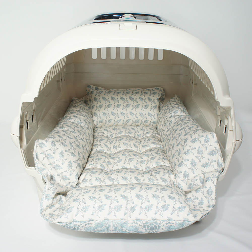 ペットが喜ぶ キャリークッションベッド/クレートクッション  royal albert ダマスク アラベスク サックスブルー Mサイズ