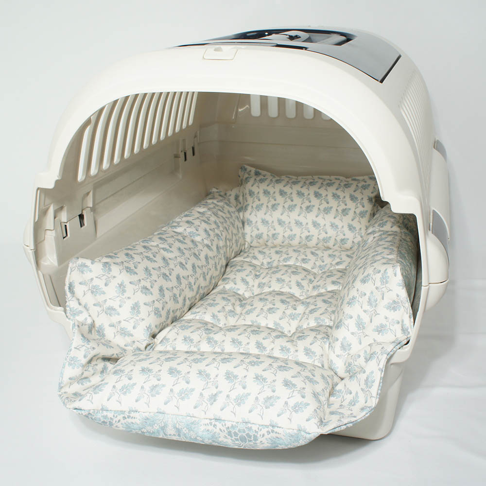 ペットが喜ぶ キャリークッションベッド/クレートクッション  royal albert ダマスク アラベスク サックスブルー Mサイズ