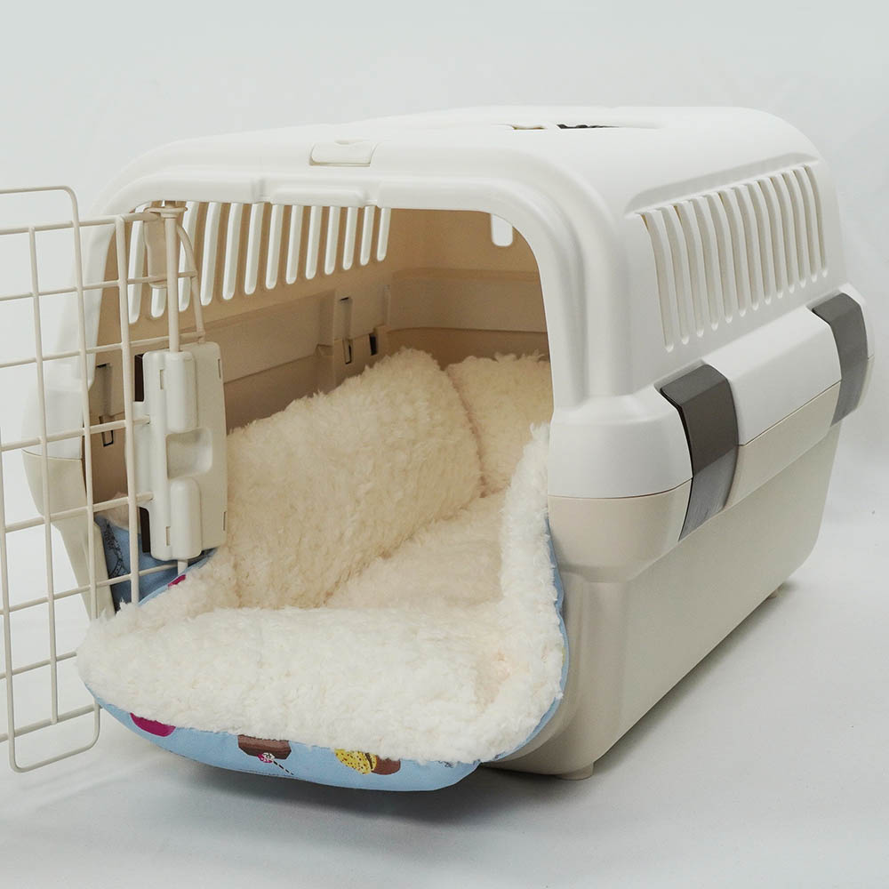 ペットが喜ぶ キャリークッションベッド/クレートクッション マカロンブルーファー Sサイズ