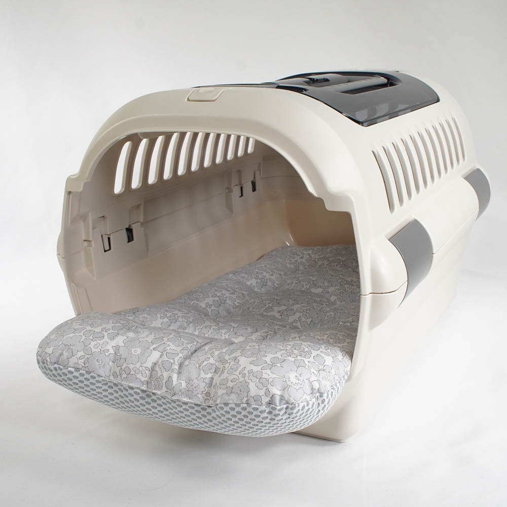 夏用 あごのせ縁無しクッション iCOLD 接触冷感 リバティプリント Betsy グレー Sサイズ