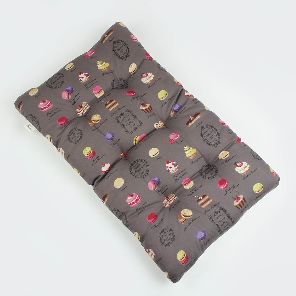 縁無しクッションベッド/クレートクッション マカロンチョコドット Mサイズ