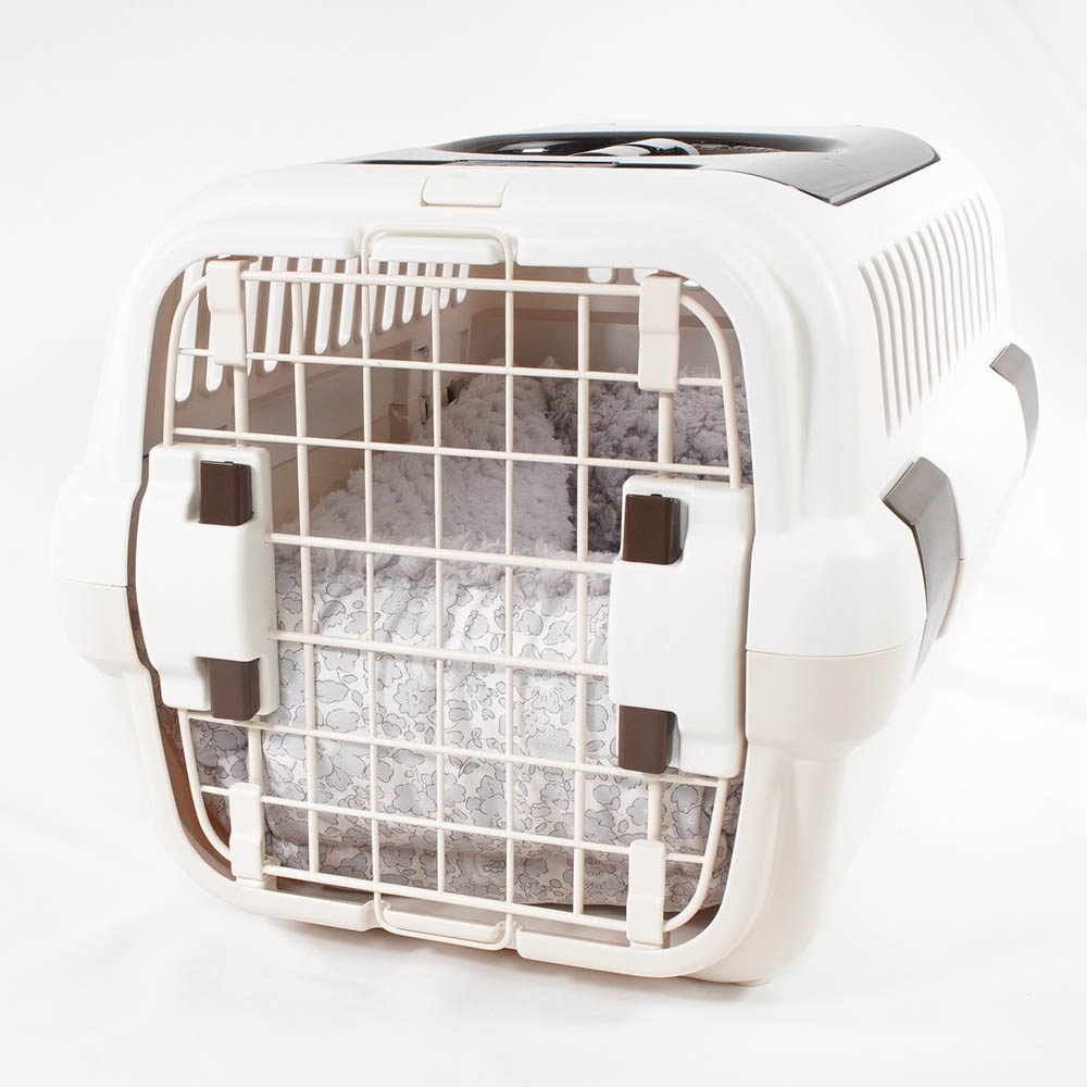 ペットが喜ぶ キャリークッションベッド リバティプリント Betsy グレーファー Sサイズ