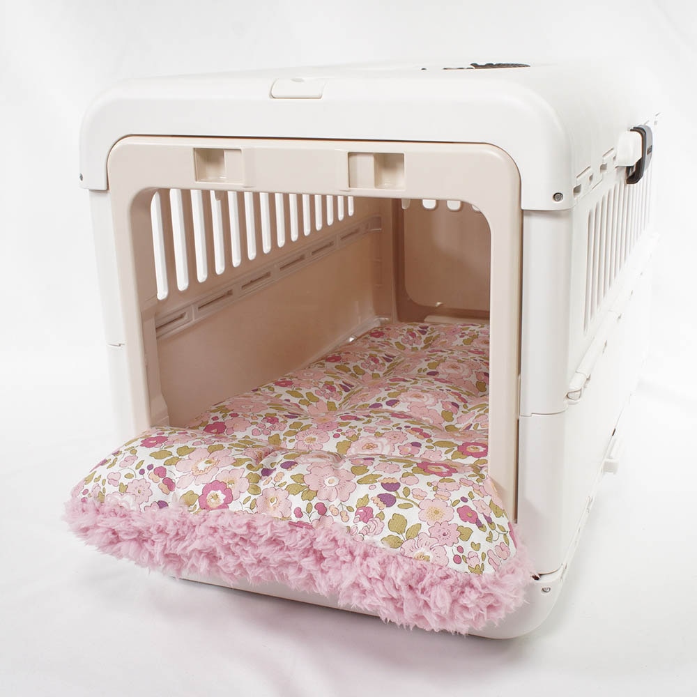 あごのせ縁無しクッション/クレートクッション リバティプリント Betsy ピンクファー Sサイズ