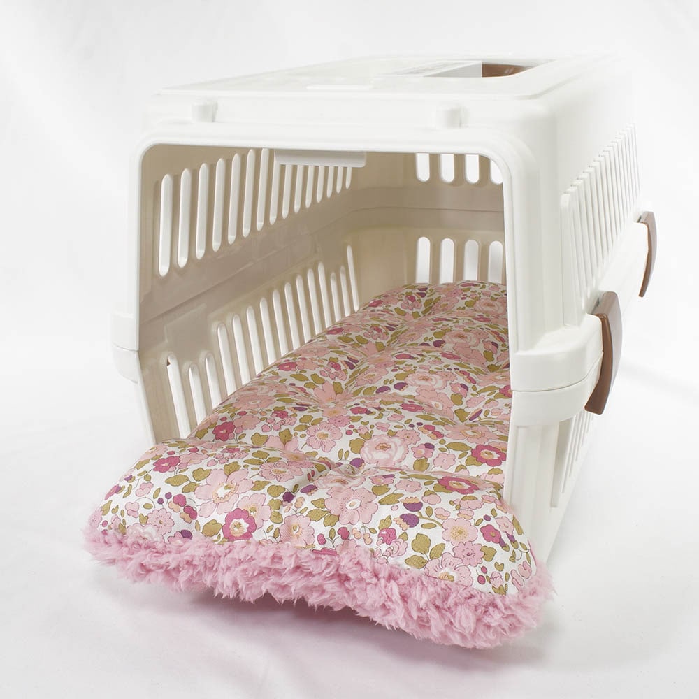 あごのせ縁無しクッション/クレートクッション リバティプリント Betsy ピンクファー Sサイズ