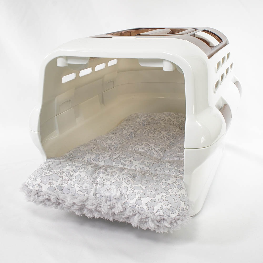 あごのせ縁無しクッション/クレートクッション リバティプリント Betsy グレーファー Sサイズ