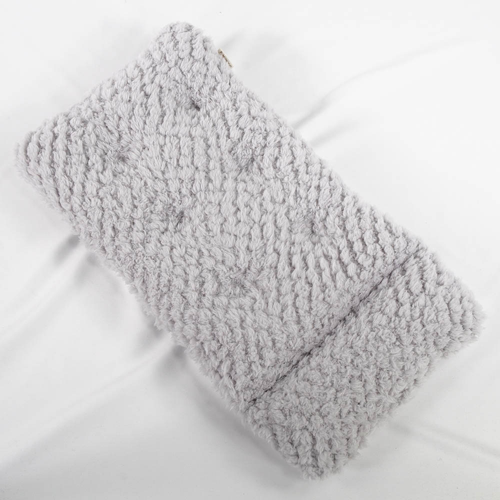 あごのせ縁無しクッション/クレートクッション リバティプリント Betsy グレーファー Sサイズ