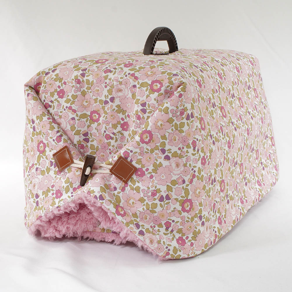 あったか3WAY キャリーカバーブランケット リバティプリント Betsy ピンクファー<マルチ幅> Sサイズ(トグルボタン付き)