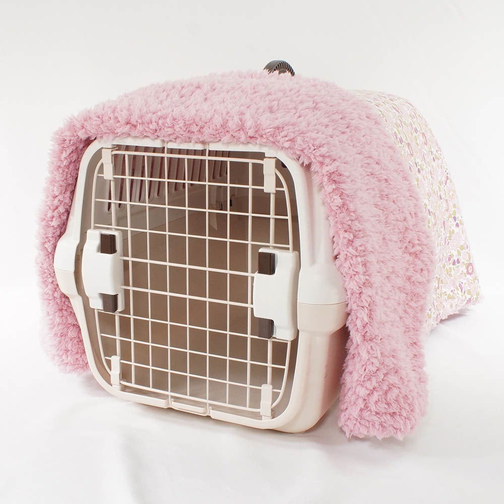 あったか３WAY キャリーカバーブランケット リバティプリント Betsy ピンクファー＜マルチ幅＞ Mサイズ（トグルボタン無し）