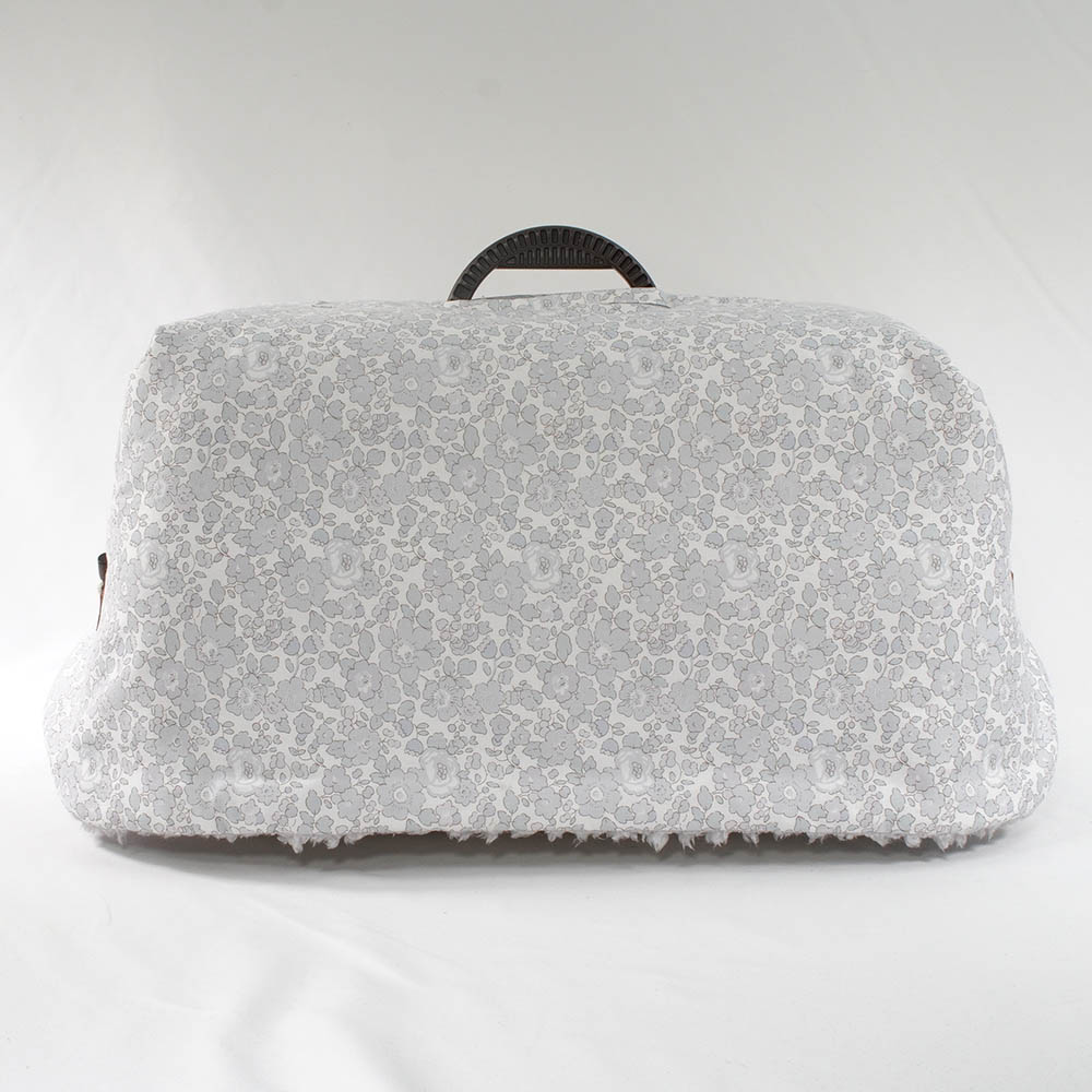 あったか３WAY キャリーカバーブランケット リバティプリント Betsy グレーファー＜マルチ幅＞ Sサイズ（トグルボタン付き）