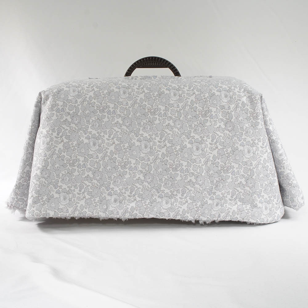 あったか３WAY キャリーカバーブランケット リバティプリント Betsy グレーファー＜マルチ幅＞ Sサイズ（トグルボタン無し）