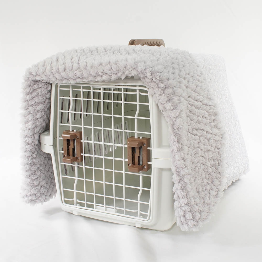 あったか３WAY キャリーカバーブランケット リバティプリント Betsy グレーファー＜マルチ幅＞ Mサイズ（トグルボタン付き）