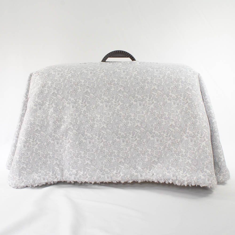 あったか３WAY キャリーカバーブランケット リバティプリント Betsy グレーファー＜マルチ幅＞ Mサイズ（トグルボタン無し）